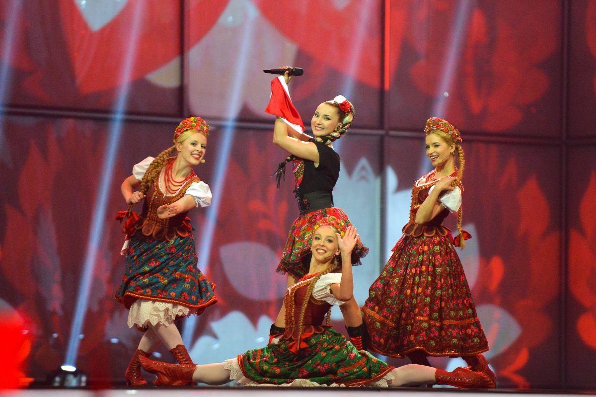 Poland-Cleo-Andres-Putting1